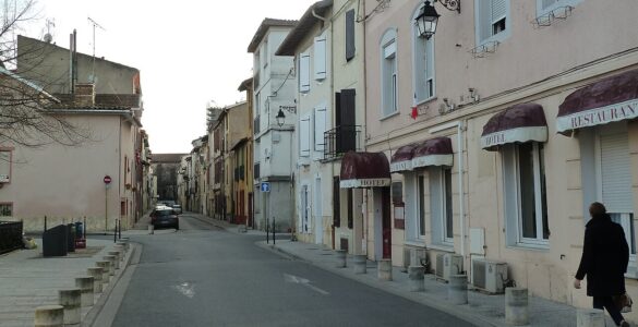 Place Albert-Tournier dans le centre de Pamiers, photographie d’illustration de décembre 2015.