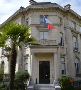 Illustration Bladi d'un article sur l'annulation d'une OQTF visant un ressortissant marocain à Pau