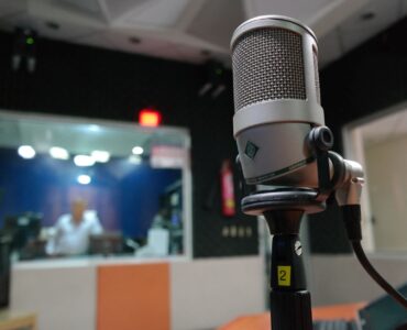 Microphone dans un studio de radio