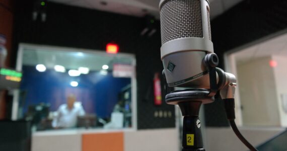 Microphone dans un studio de radio
