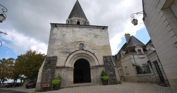 La collégiale Saint-Ours à Loches, photographie d’illustration du patrimoine religieux.