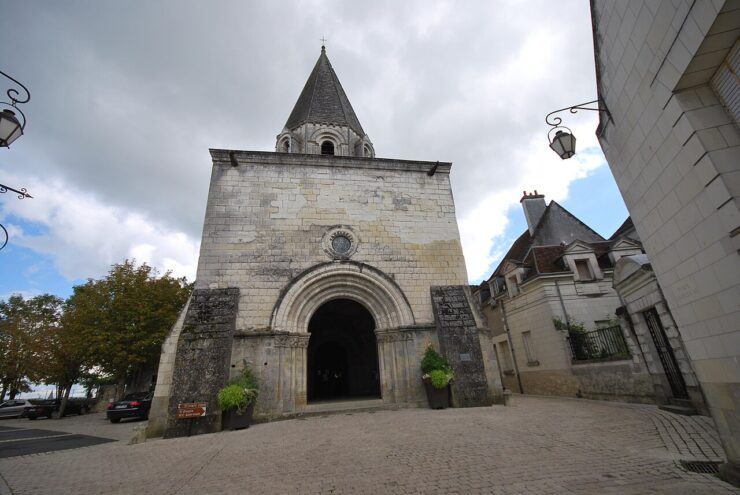 La collégiale Saint-Ours à Loches, photographie d’illustration du patrimoine religieux.