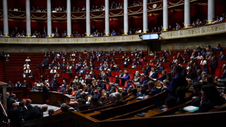 Assemblée nationale. Photographie Reuters / Sarah Meyssonnier utilisée par CNews pour illustrer son article du 9 octobre 2026 ; elle ne documente pas nécessairement le vote du 5 octobre.