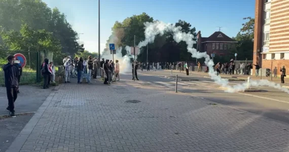 Photographie utilisée par France 3 Hauts-de-France pour illustrer l’article sur les violences devant le lycée Fernand-Degrugillier à Auchel. Date de prise de vue non vérifiée.