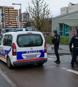Pompiers et policiers à Besançon, photographie publiée par L’Est Républicain pour l’intervention du 8 octobre 2026.
