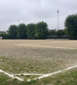 Stade Robert-Gazzi à Bondy avant sa rénovation, photo d'archives Le Parisien