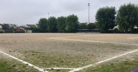 Stade Robert-Gazzi à Bondy avant sa rénovation, photo d'archives Le Parisien
