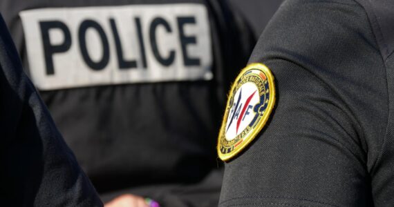 Illustration de l'agression sexuelle d'une veuve à son domicile à Calais
