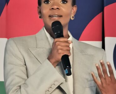 Candace Owens prenant la parole au CPAC à Budapest en 2022
