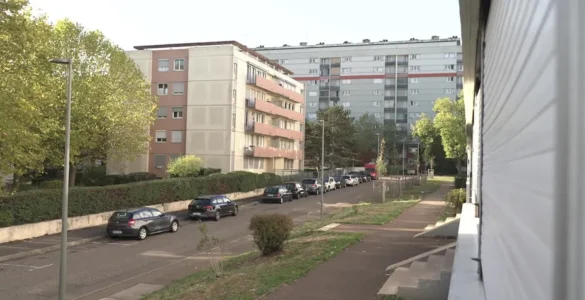 Immeuble visé par des tirs à Chenôve en octobre 2026. Photo Rodolphe Augier / France Télévisions.
