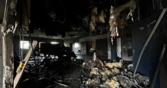 Intérieur noirci par un incendie, image non contractuelle publiée par 450.fm pour illustrer l'attaque contre les locaux de la Grande Loge de France de Cormontreuil.