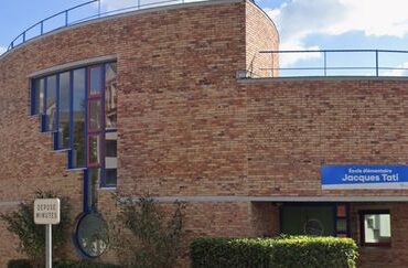 Groupe scolaire Jacques-Tati à Évry-Courcouronnes, concerné par une agression d'enseignante en septembre 2026.
