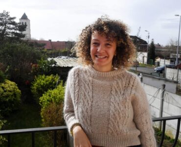 Portrait de Bettina Zourli, photographiée en mars 2024