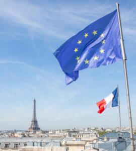 Drapeaux français et européen