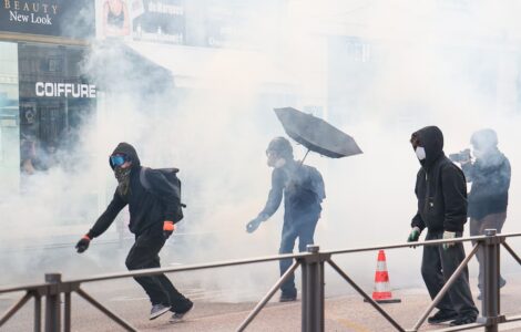 Manifestation et gaz lacrymogènes