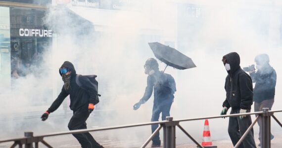 Manifestation et gaz lacrymogènes
