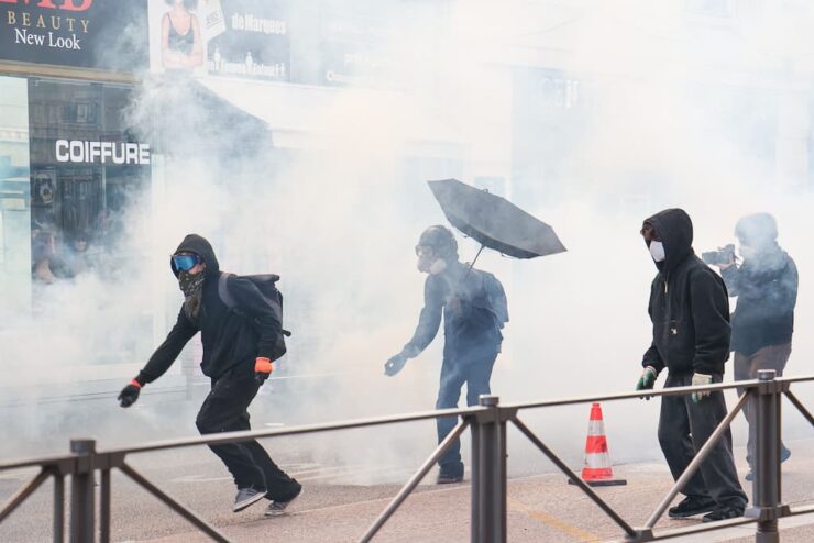 Manifestation et gaz lacrymogènes