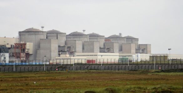Vue de la centrale nucléaire de Gravelines, Nord