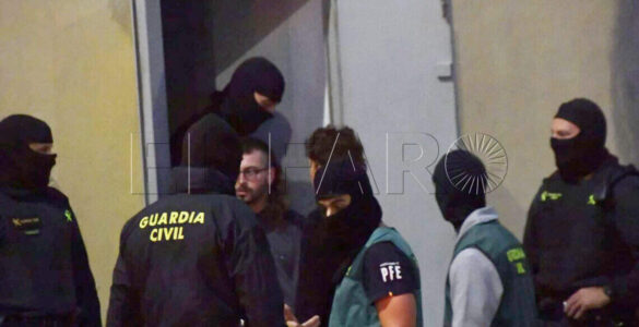 Agents de la Garde civile espagnole lors d'une opération à Ceuta, le 22 octobre 2026
