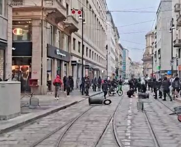 Violences et pillages dans le centre de Milan le 18 octobre 2026