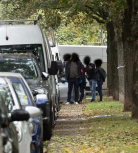 Rue Honoré Longtin à Jette, Bruxelles, après la fusillade ayant coûté la vie à un policier le 13 octobre 2026 (photo Belga / James Arthur Gekiere)