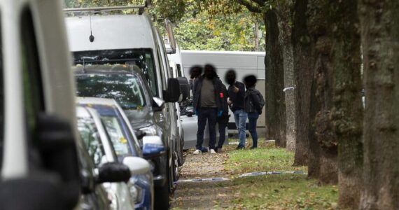 Rue Honoré Longtin à Jette, Bruxelles, après la fusillade ayant coûté la vie à un policier le 13 octobre 2026 (photo Belga / James Arthur Gekiere)