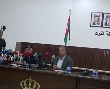 Autorités jordaniennes en conférence de presse à Karak, après l'attaque de l'église de Hammoud, 23 octobre 2026
