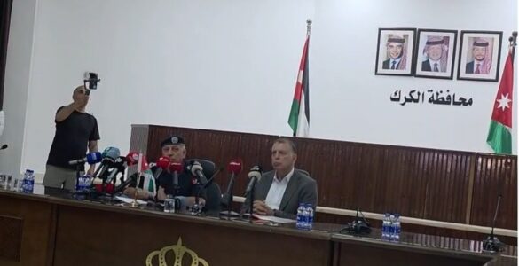 Autorités jordaniennes en conférence de presse à Karak, après l'attaque de l'église de Hammoud, 23 octobre 2026