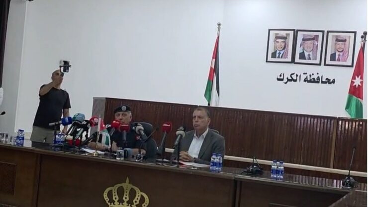 Autorités jordaniennes en conférence de presse à Karak, après l'attaque de l'église de Hammoud, 23 octobre 2026