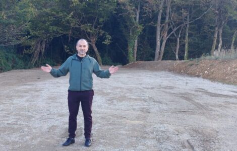 Djamel Kheddar, président d’Al Andalus, sur le terrain prévu pour le lieu de culte à Lagny-sur-Marne.