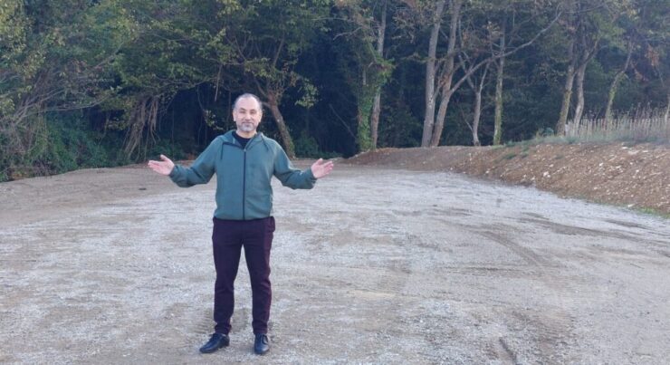 Djamel Kheddar, président d’Al Andalus, sur le terrain prévu pour le lieu de culte à Lagny-sur-Marne.