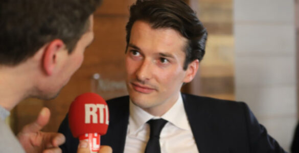 Visuel de l’article de Lyon Mag sur la pancarte visant Quentin Deranque dans une story de Clémence Guetté