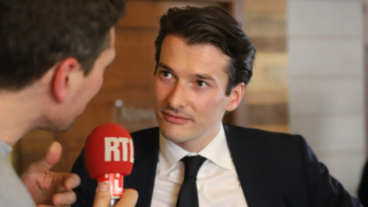 Visuel de l’article de Lyon Mag sur la pancarte visant Quentin Deranque dans une story de Clémence Guetté