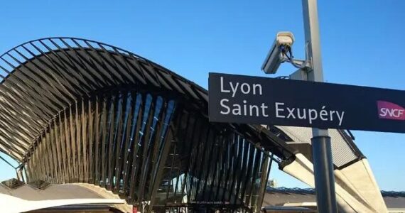 La gare de Lyon-Saint-Exupéry, sur le site de l’aéroport