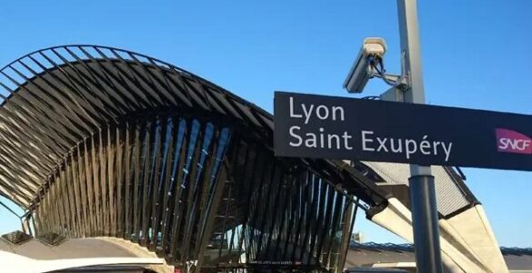 La gare de Lyon-Saint-Exupéry, sur le site de l’aéroport