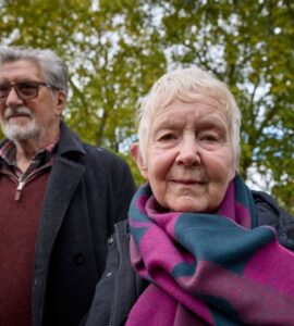 Mair Godley et son mari Nick près de la base de Wethersfield. Photo David Levene / The Guardian.