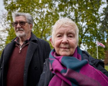 Mair Godley et son mari Nick près de la base de Wethersfield. Photo David Levene / The Guardian.