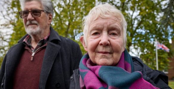 Mair Godley et son mari Nick près de la base de Wethersfield. Photo David Levene / The Guardian.