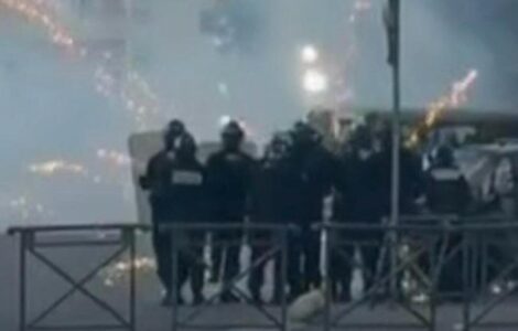 Policiers aux abords du lycée Saint-Exupéry à Marseille pendant le blocus le 12 octobre 2026
