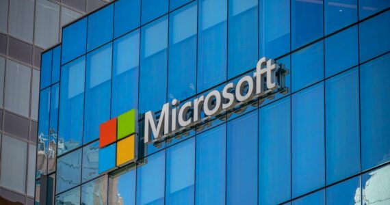 Façade de Microsoft, photographie jewhyte publiée par La Dépêche