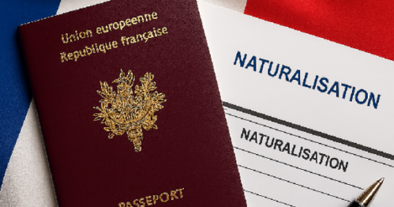 Passeport français et dossier de naturalisation