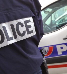 Illustration d'un policier dans l'affaire Lotfi T., condamné pour partage illégal d'informations