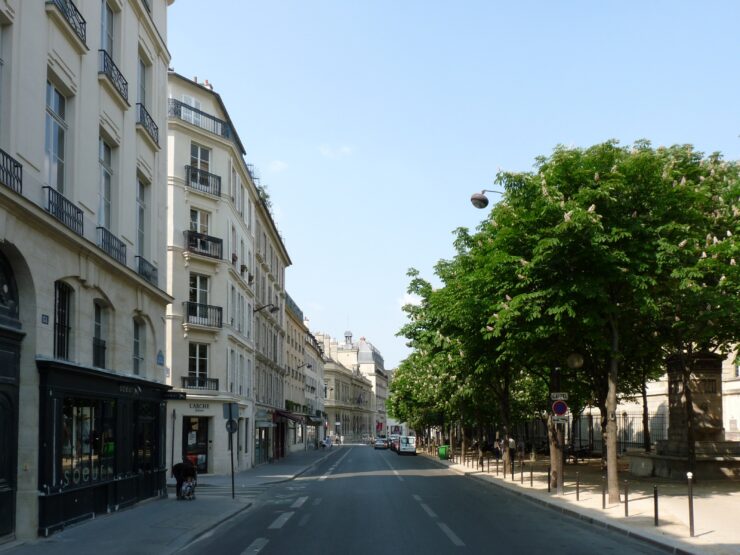 Vue de la rue Bonaparte dans le 6e arrondissement de Paris, où un cambriolage a eu lieu en avril 2023.