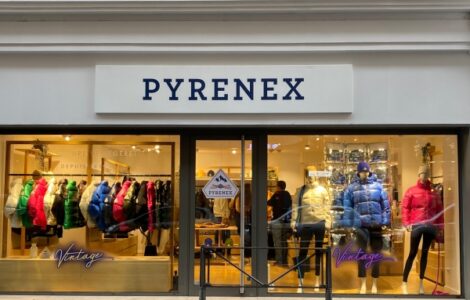 Façade de la boutique Pyrenex au 36 rue de Brest à Lyon, photographiée avant les pillages du 17 octobre 2026. Crédit : Pyrenex.