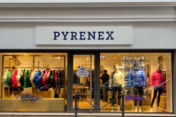 Façade de la boutique Pyrenex au 36 rue de Brest à Lyon, avant les pillages du 17 octobre 2026