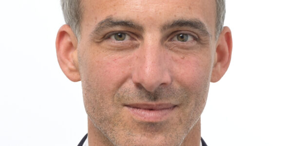 Raphaël Glucksmann, candidat à l'élection présidentielle de 2027