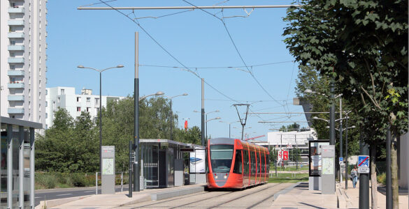 Tramway à l’arrêt Hôpital Debré à Reims, lieu de l’agression signalée le 20 septembre 2026 (photo d’illustration)