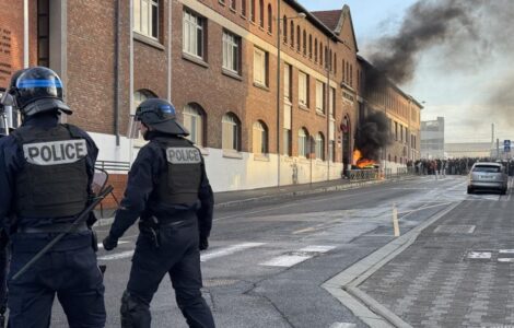 Dispositif policier aux abords du lycée Franklin-Roosevelt à Reims.
