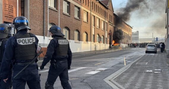 Dispositif policier aux abords du lycée Franklin-Roosevelt à Reims.