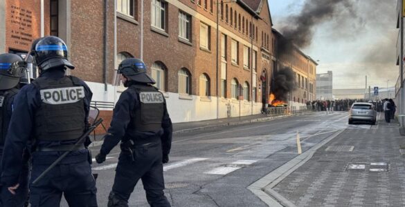 Dispositif policier aux abords du lycée Franklin-Roosevelt à Reims.